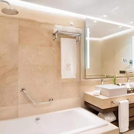Hotel Gf Victoria 5*