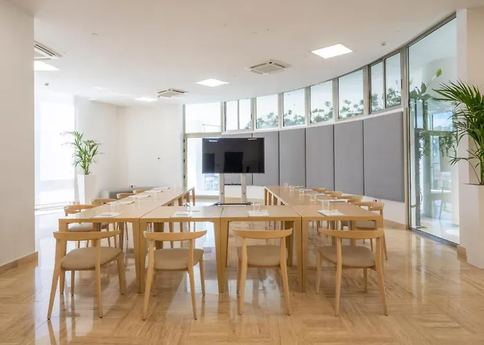 Hotel Gf Victoria 5*