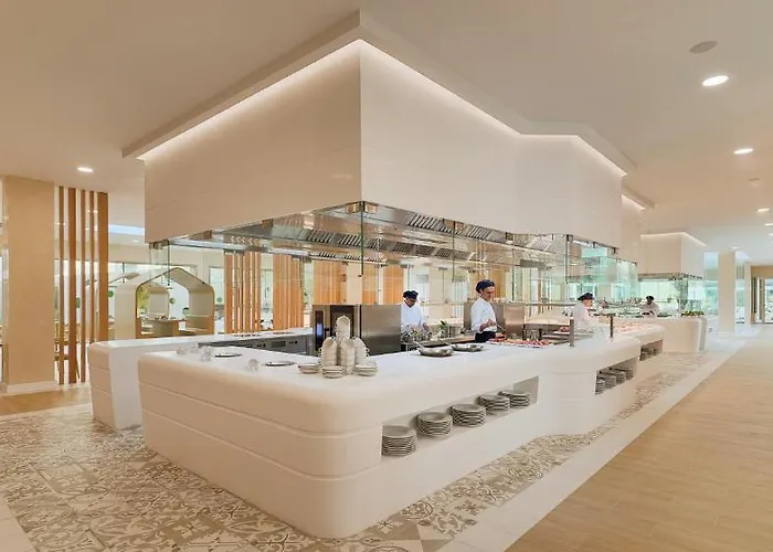 Hotel Gf Victoria 5*